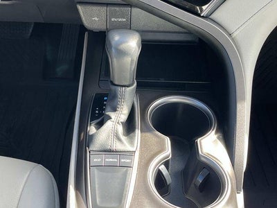2024 Toyota Camry SE Auto (SE)