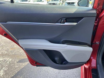 2024 Toyota Camry SE Auto (SE)