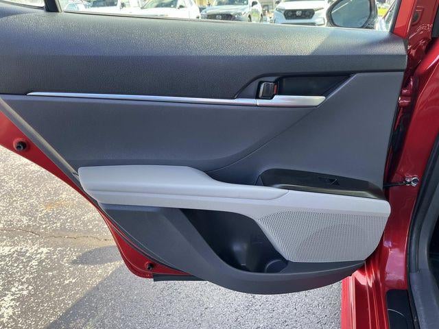 2024 Toyota Camry SE Auto (SE)