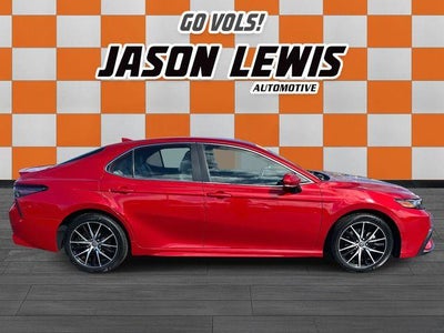 2024 Toyota Camry SE Auto (SE)