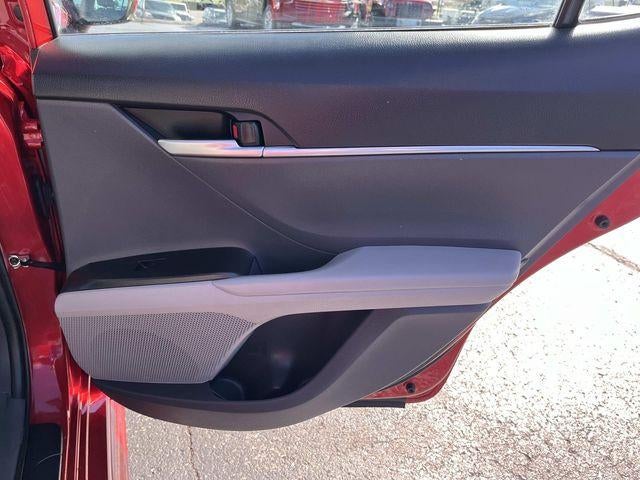 2024 Toyota Camry SE Auto (SE)