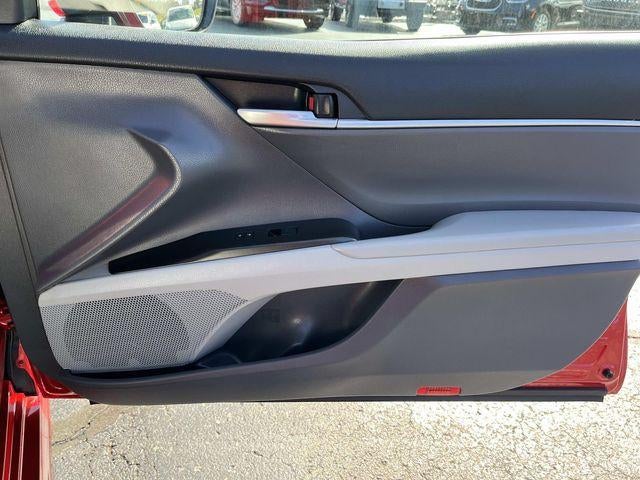 2024 Toyota Camry SE Auto (SE)