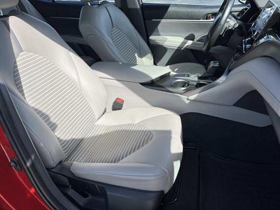 2024 Toyota Camry SE Auto (SE)