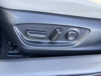 2024 Toyota Camry SE Auto (SE)