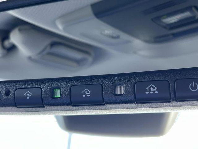 2024 Toyota Camry SE Auto (SE)