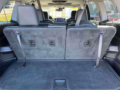 2016 Honda Pilot 2WD Touring with DVD Rear Entertainment System and Navigation