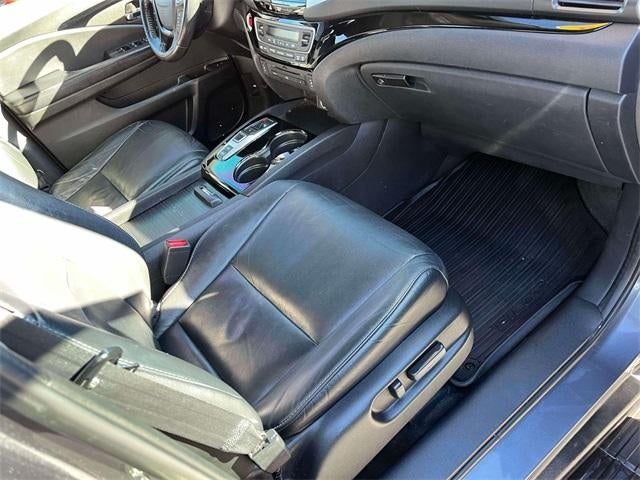 2016 Honda Pilot 2WD Touring with DVD Rear Entertainment System and Navigation