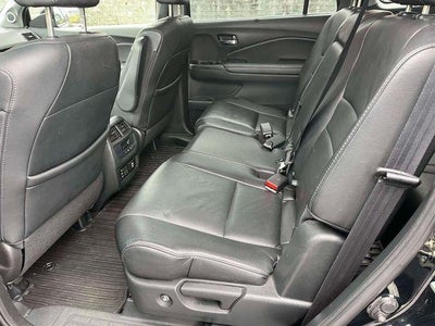 2016 Honda Pilot 2WD Touring with DVD Rear Entertainment System and Navigation