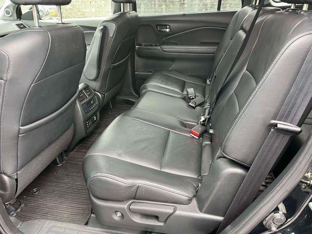 2016 Honda Pilot 2WD Touring with DVD Rear Entertainment System and Navigation