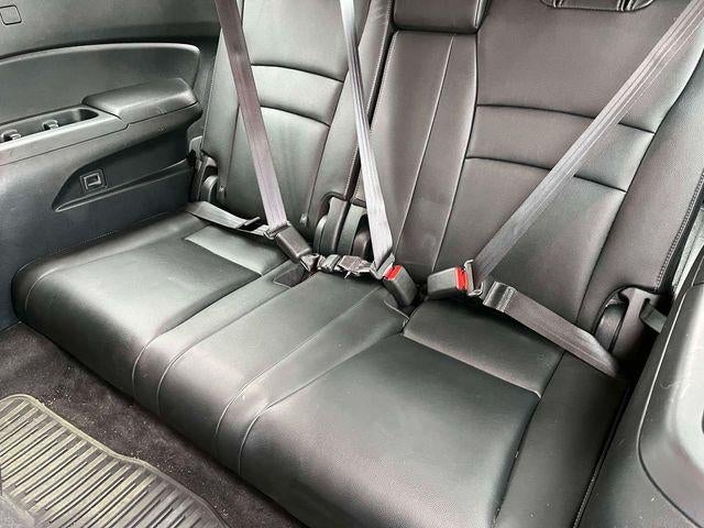 2016 Honda Pilot 2WD Touring with DVD Rear Entertainment System and Navigation