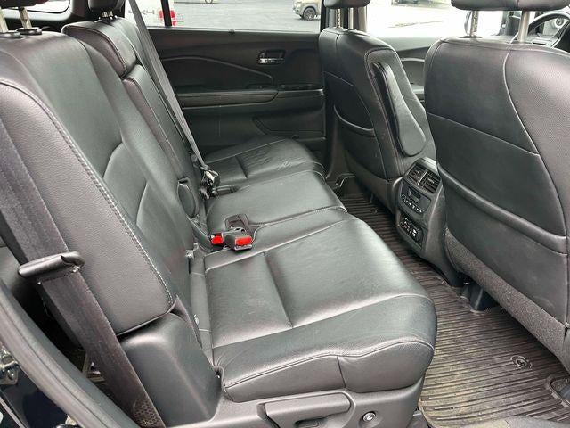 2016 Honda Pilot 2WD Touring with DVD Rear Entertainment System and Navigation