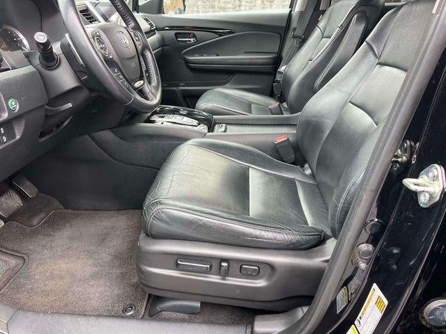 2016 Honda Pilot 2WD Touring with DVD Rear Entertainment System and Navigation