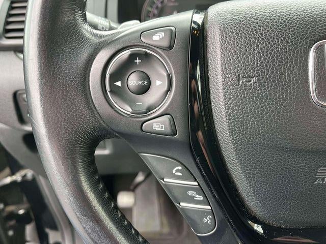 2016 Honda Pilot 2WD Touring with DVD Rear Entertainment System and Navigation