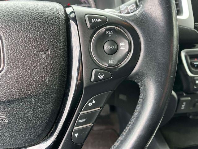 2016 Honda Pilot 2WD Touring with DVD Rear Entertainment System and Navigation