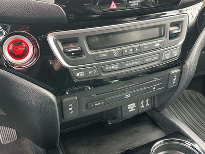 2016 Honda Pilot 2WD Touring with DVD Rear Entertainment System and Navigation