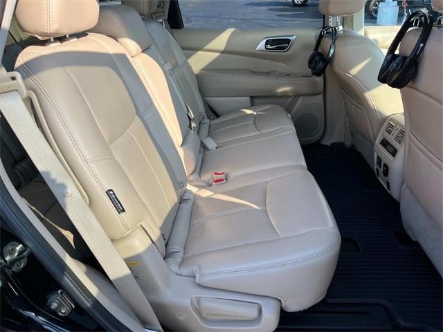 2018 Nissan Pathfinder FWD Platinum