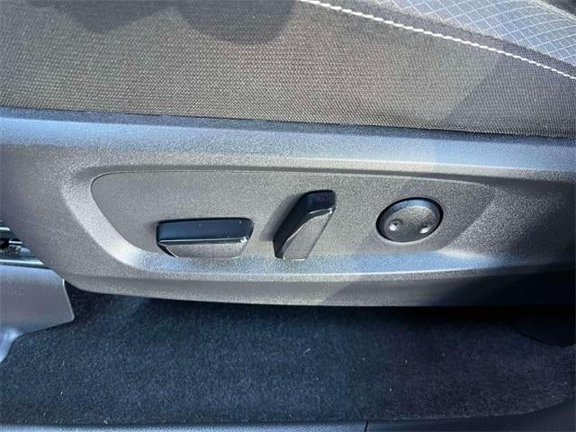 2025 Nissan Pathfinder SV 2WD