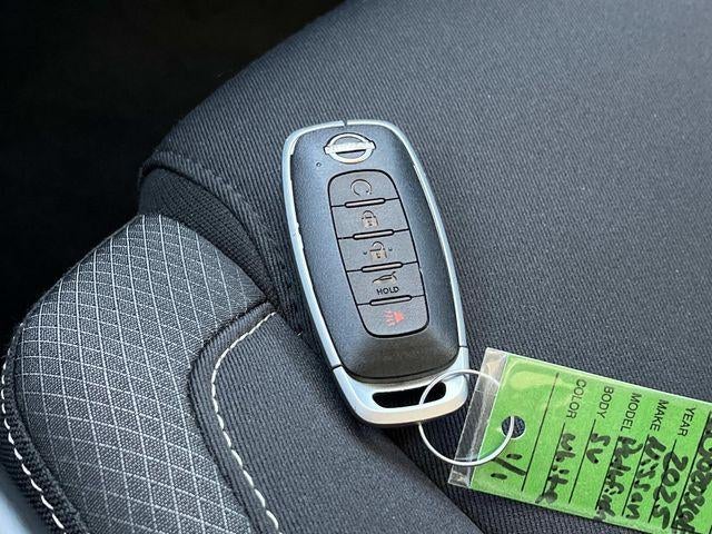 2025 Nissan Pathfinder SV 4WD