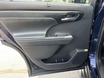 2022 Toyota Highlander XLE FWD (Natl)