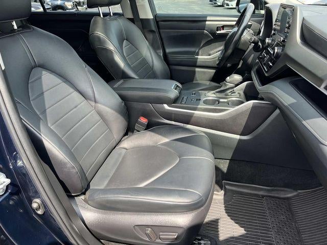 2022 Toyota Highlander XLE FWD (Natl)