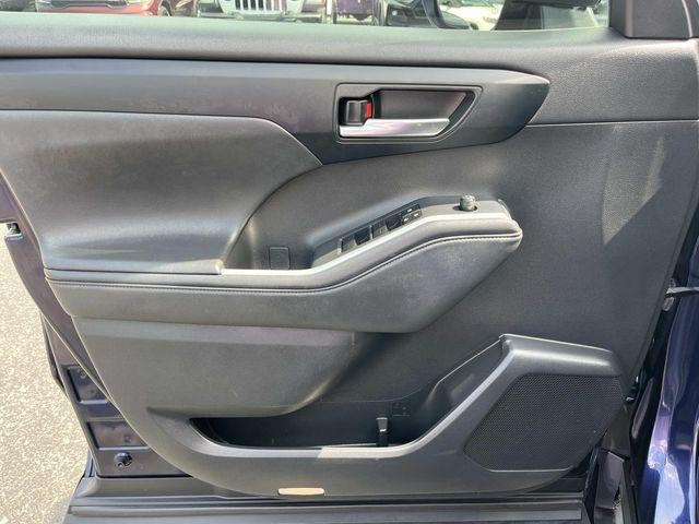 2022 Toyota Highlander XLE FWD (Natl)