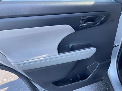 2023 Toyota Highlander L FWD (Natl)