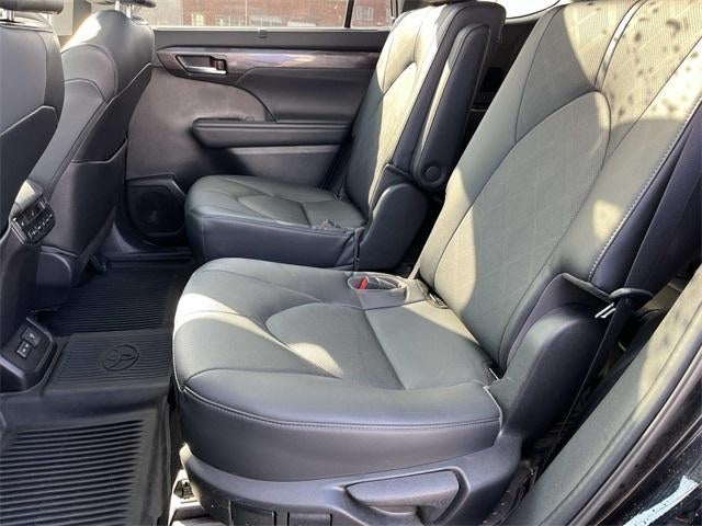 2023 Toyota Highlander Platinum AWD (Natl)