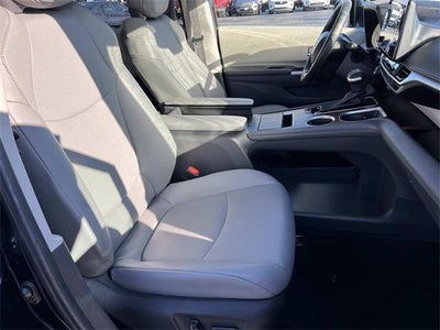 2024 Toyota Sienna XLE FWD 7-Passenger (Natl)