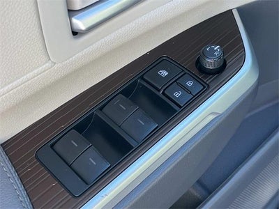 2024 Toyota Sienna XLE FWD 7-Passenger (Natl)