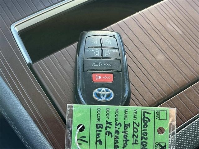 2024 Toyota Sienna XLE FWD 7-Passenger (Natl)
