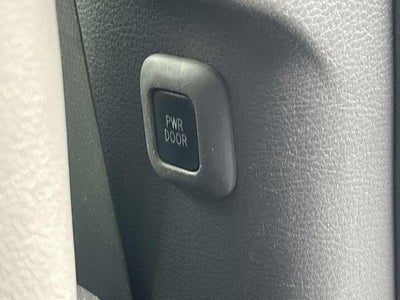 2023 Toyota Sienna XLE FWD 8-Passenger (Natl)