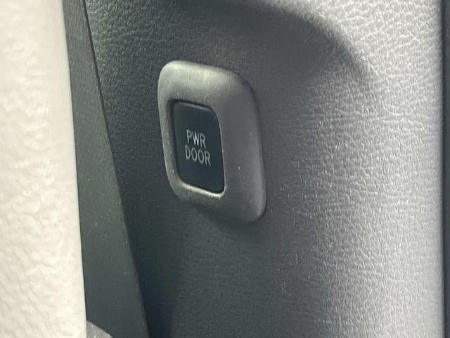 2023 Toyota Sienna XLE FWD 8-Passenger (Natl)