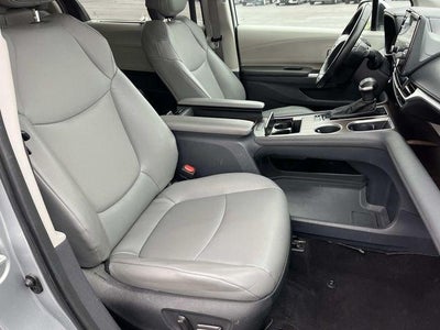 2023 Toyota Sienna XLE FWD 8-Passenger (Natl)
