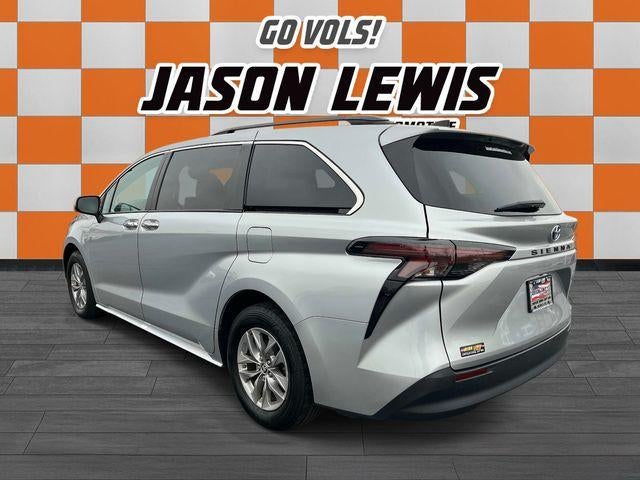 2023 Toyota Sienna XLE FWD 8-Passenger (Natl)