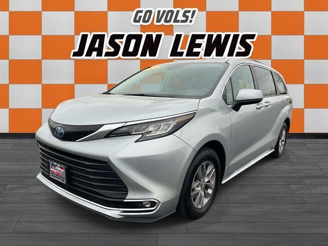 2023 Toyota Sienna XLE FWD 8-Passenger (Natl)