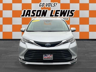 2023 Toyota Sienna XLE FWD 8-Passenger (Natl)