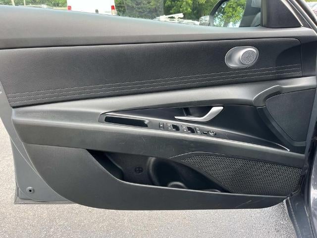 2024 Hyundai ELANTRA SEL IVT
