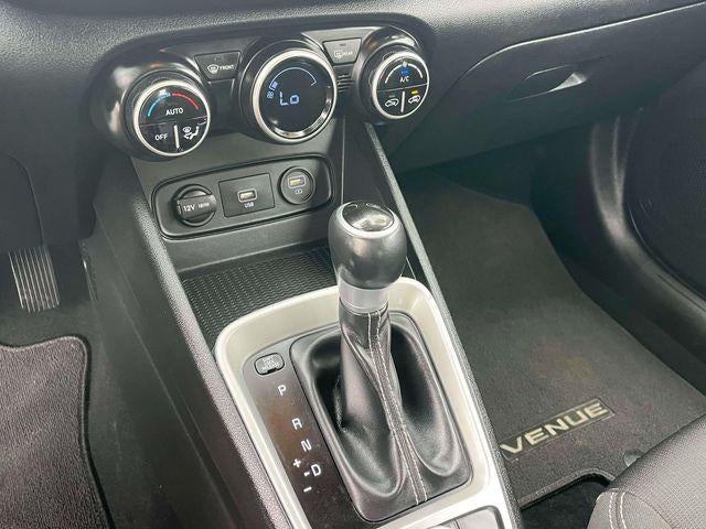 2020 Hyundai VENUE SEL IVT