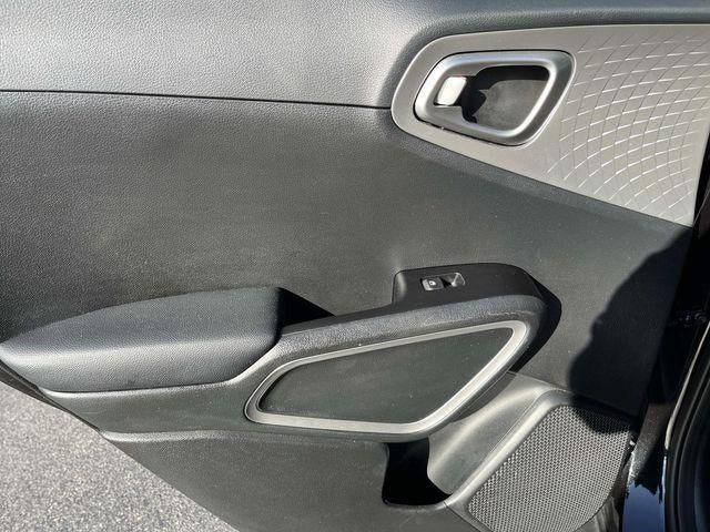 2023 Kia Soul LX IVT