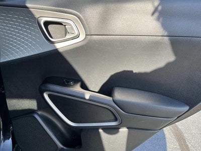 2023 Kia Soul LX IVT