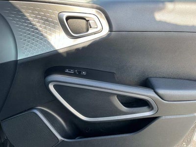 2023 Kia Soul LX IVT