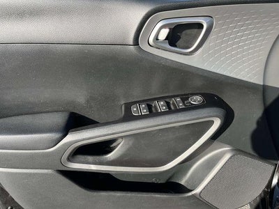 2023 Kia Soul LX IVT