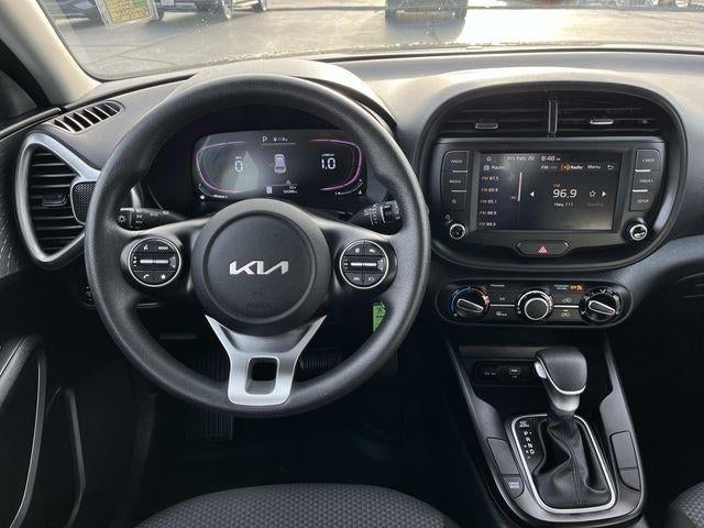 2024 Kia Soul LX IVT