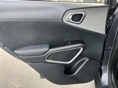 2024 Kia Soul LX IVT
