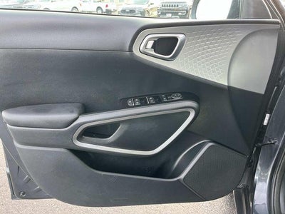 2024 Kia Soul LX IVT