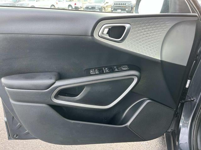 2024 Kia Soul LX IVT