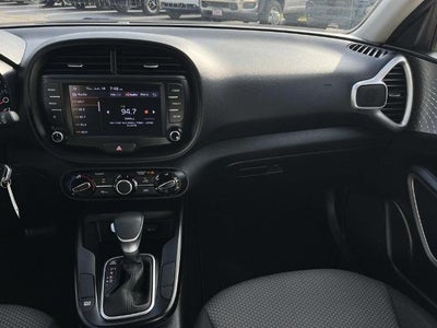 2022 Kia Soul LX IVT