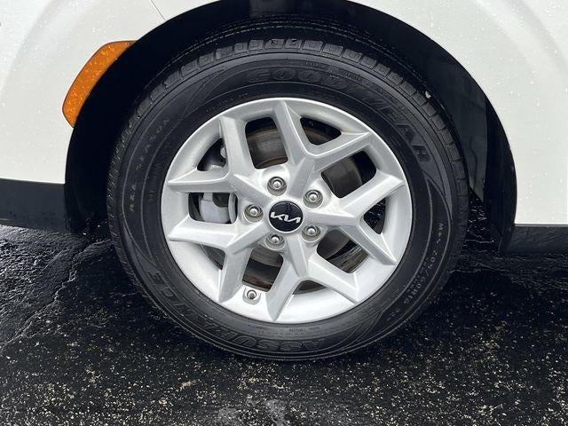 2024 Kia Soul LX IVT