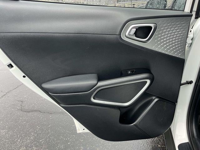 2024 Kia Soul LX IVT