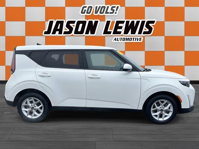 2024 Kia Soul LX IVT